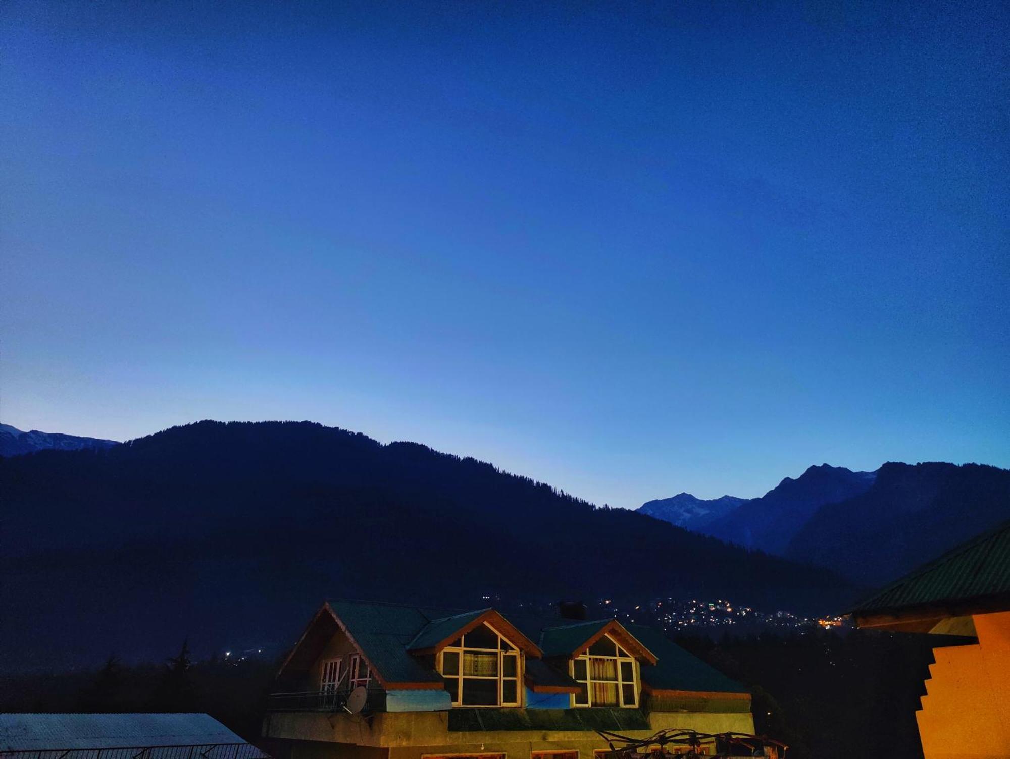 Surya International Hotel Manali Near Mall Road - Manali (Himachal Pradesh) — Foto 2